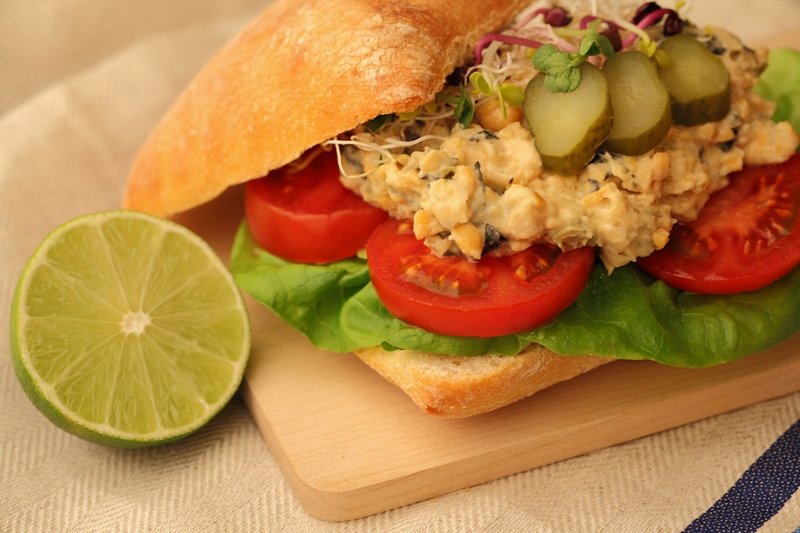 Vegan tonijnsalade van kikkererwten
