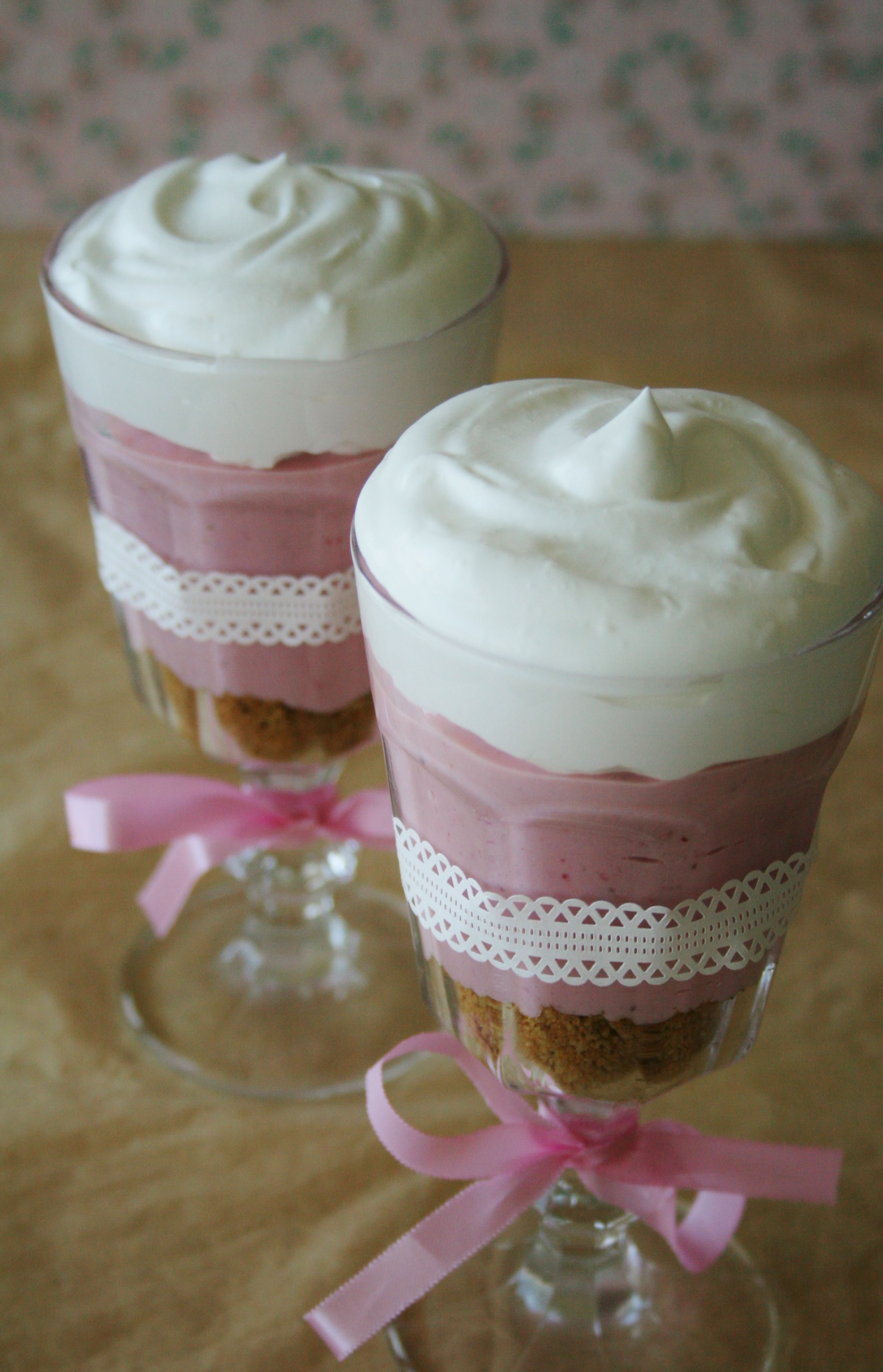 Aardbeienkwarkdessert