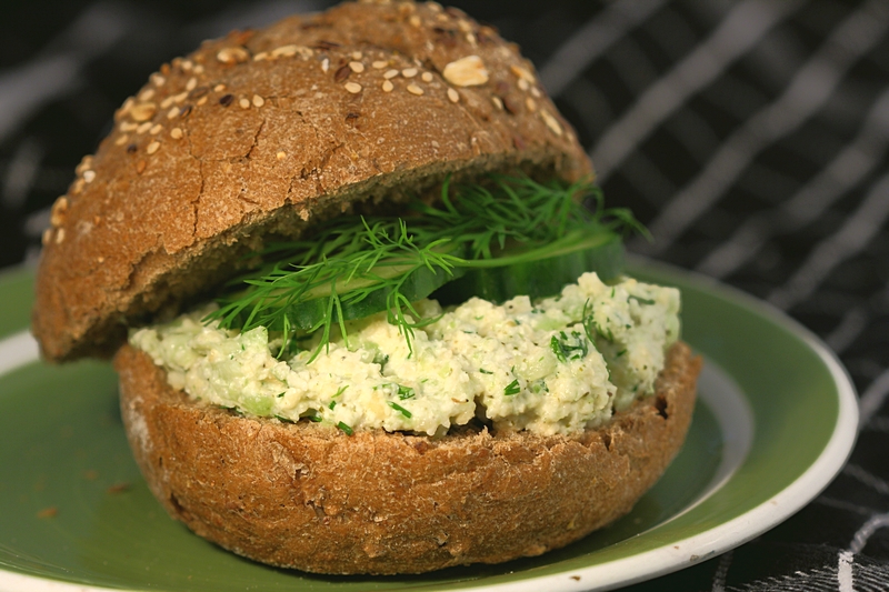 Frisse komkommer-cashewdip