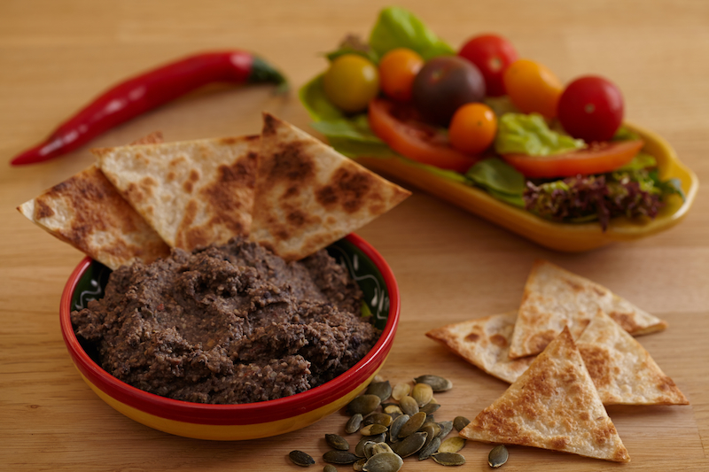 Zwartebonen-pepitadip