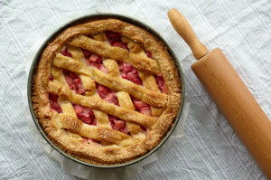 Aardbei-rabarbertaart