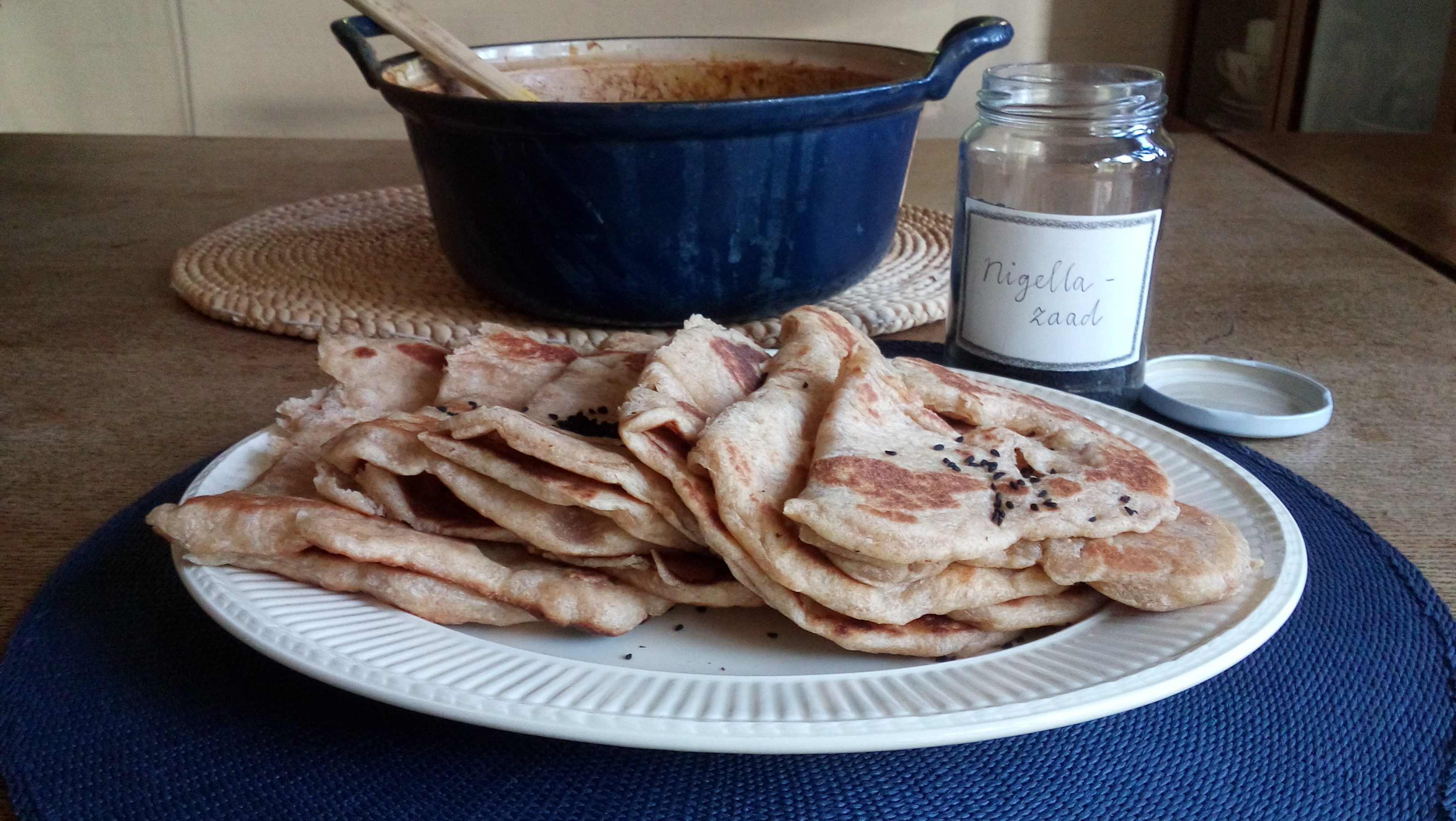 Naan, bijgerecht bij curry