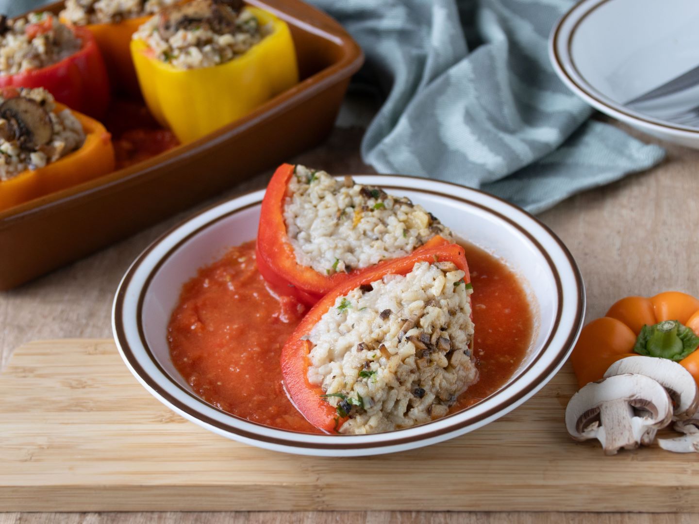 Gevulde paprika&rsquo;s in tomatensaus