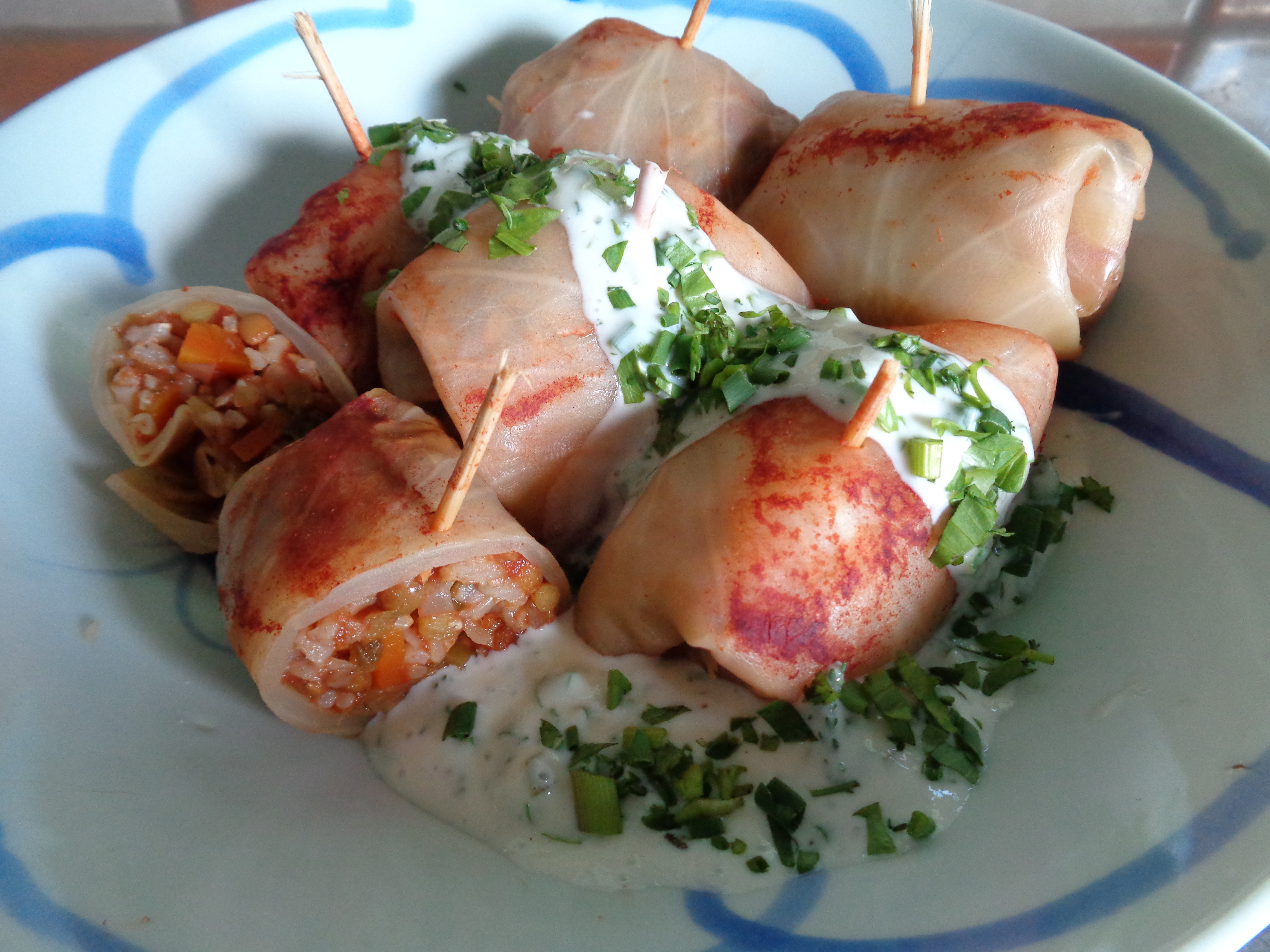 Sarma (gevulde koolrolletjes)