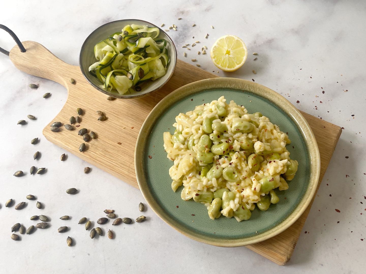 Venkel-tuinbonenrisotto met courgettesalade