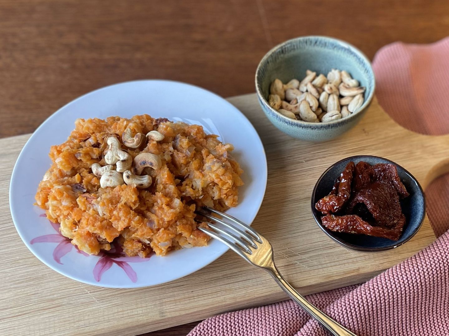 Zoeteaardappelstamppot met zongedroogde tomaten